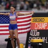 Sydney McLaughlin-Levrone a réussi un chrono stratosphérique sous la pluie de Tokyo. KEYSTONE/AP/Eugene Hoshiko